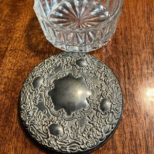 EUC Vintage Crystal Loose Powder Jar with Silver Mirrored-Lid (MBCS Box 4)